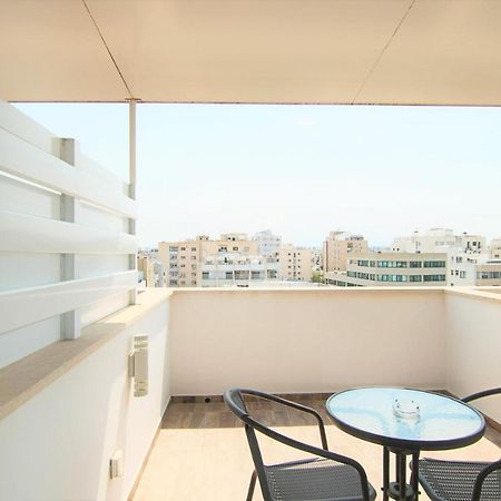 Phaedrus Living: Luxury Suite Nicosia 508 Bagian luar foto